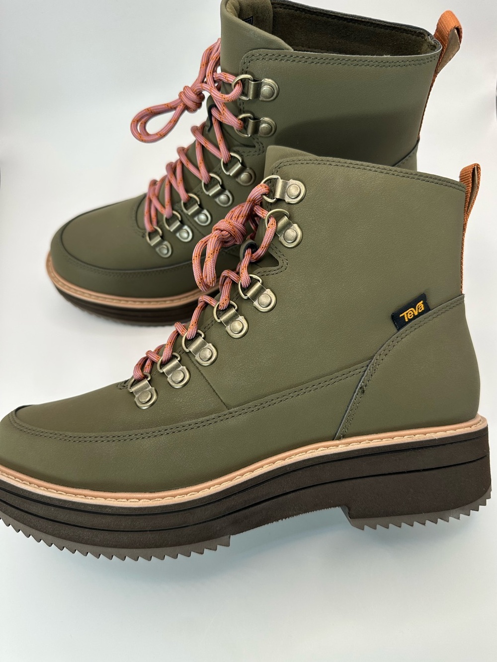 Teva Women's Midform Dark Olive Boots 1123510 size 9 new no box
